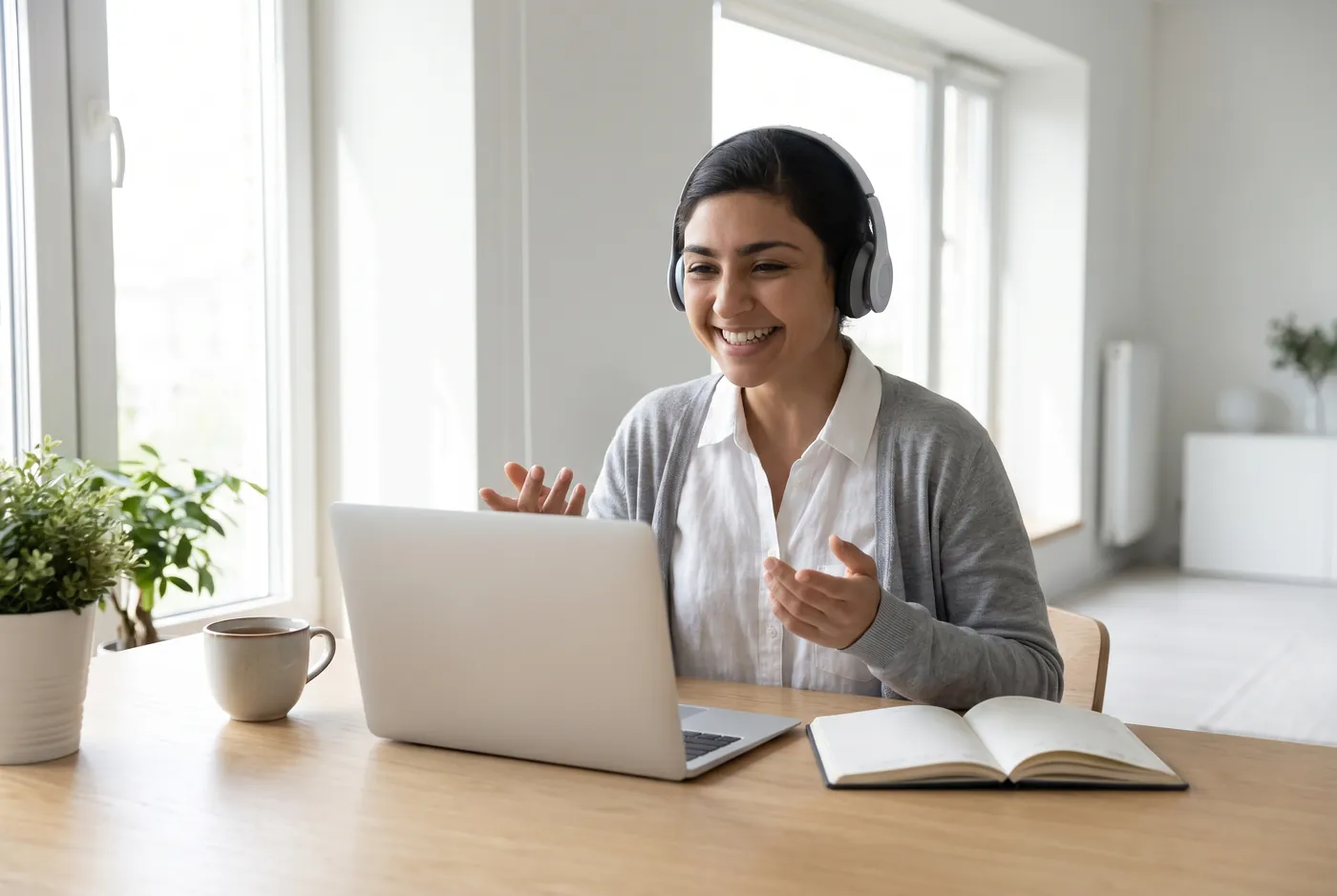 Lernende im Online-Unterricht am Laptop